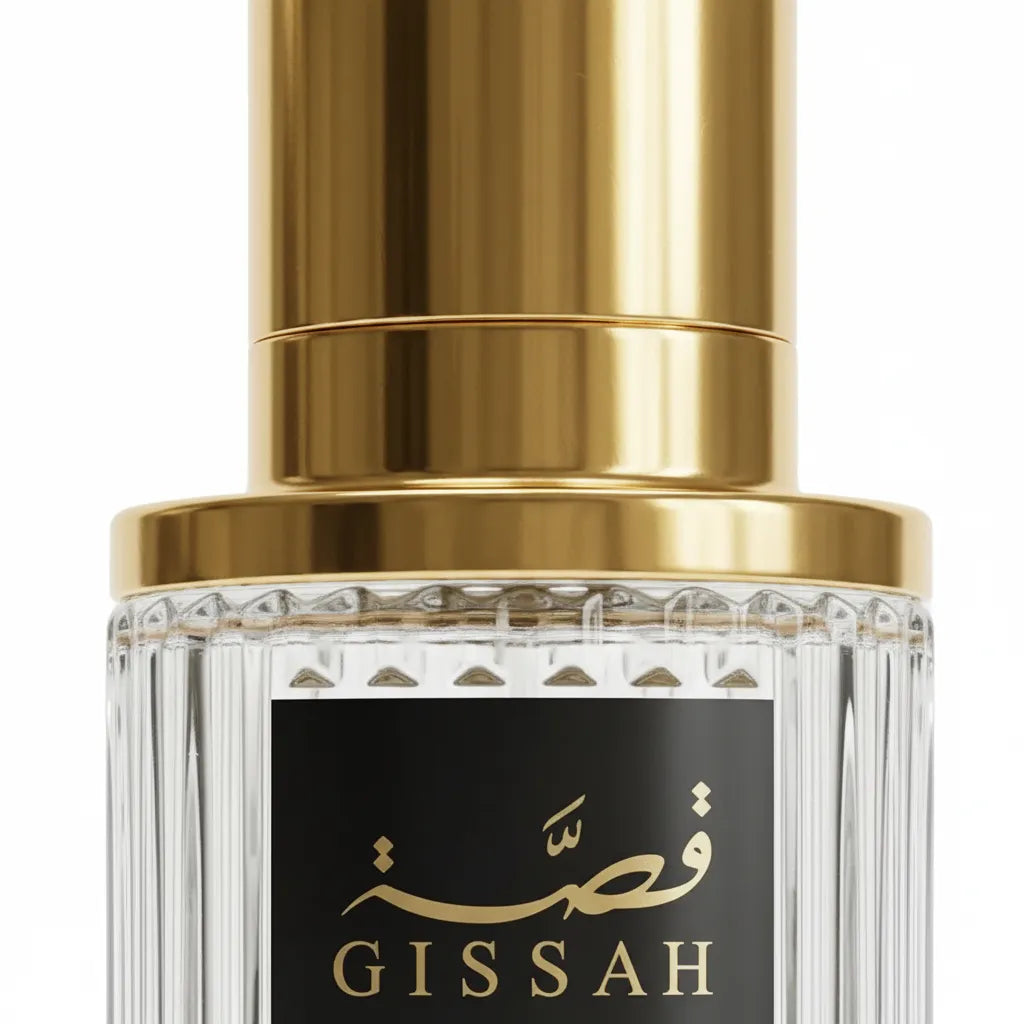 Close-up of Gissah Imperial Collection OUD Eau de Parfum bottle – minimalist glass flacon with gold cap, premium oriental fragrance

