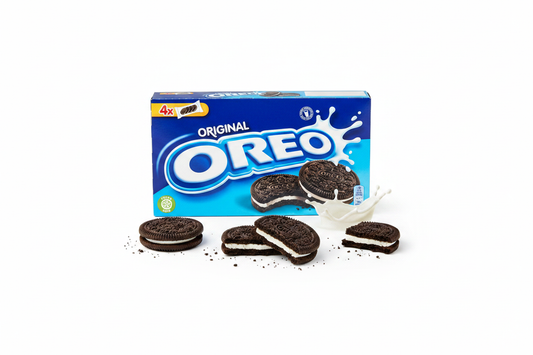 Oreo Original 44g multipack box with sandwich cookies scattered around showing vanilla cream filling